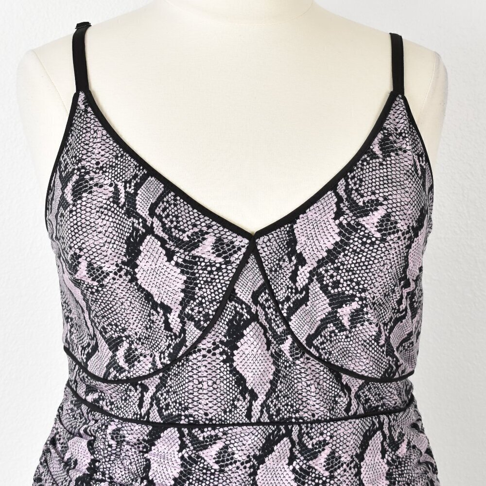 Torrid Mauve Pink Snakeskin Print Studio Knit Ruched Bodycon Dress NEW - 2 - Picture 2 of 10